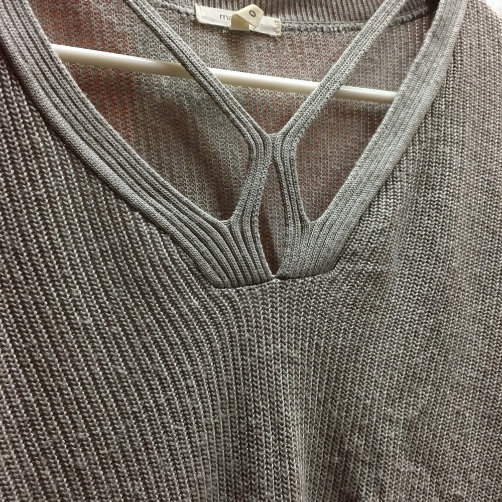 Sweater - Picture 5 of 6